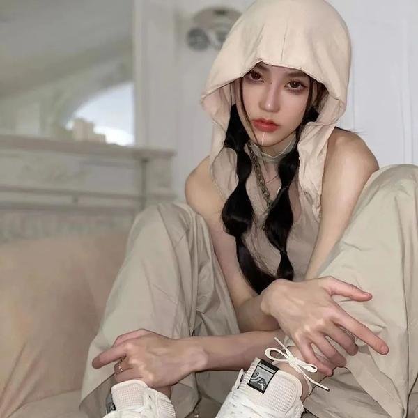 女孩罗塞玛莉